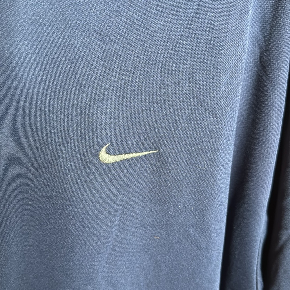 Nike Navy Blue Performance Tee w/ Embroidered Swoosh Size Large - Picture 2 of 6